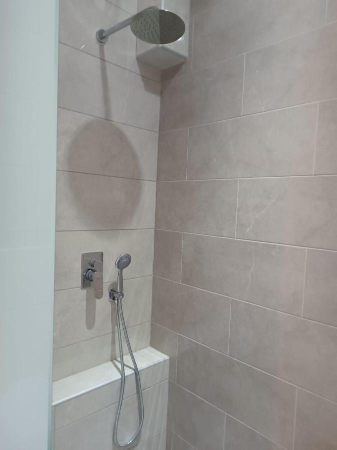 Navarino Luxe Suites With Sea View Peraía Екстериор снимка